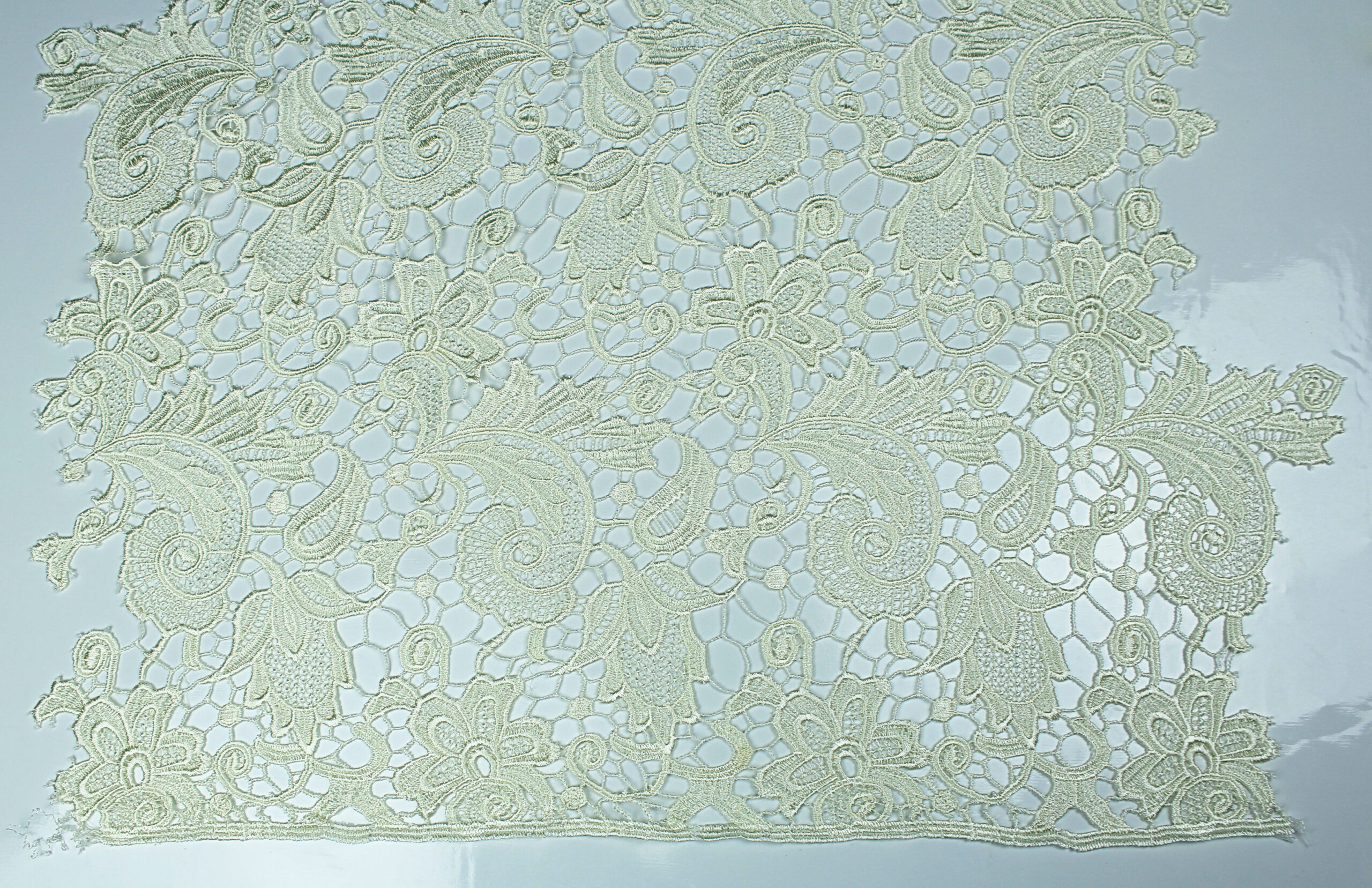 Camino de Mesa Vintage