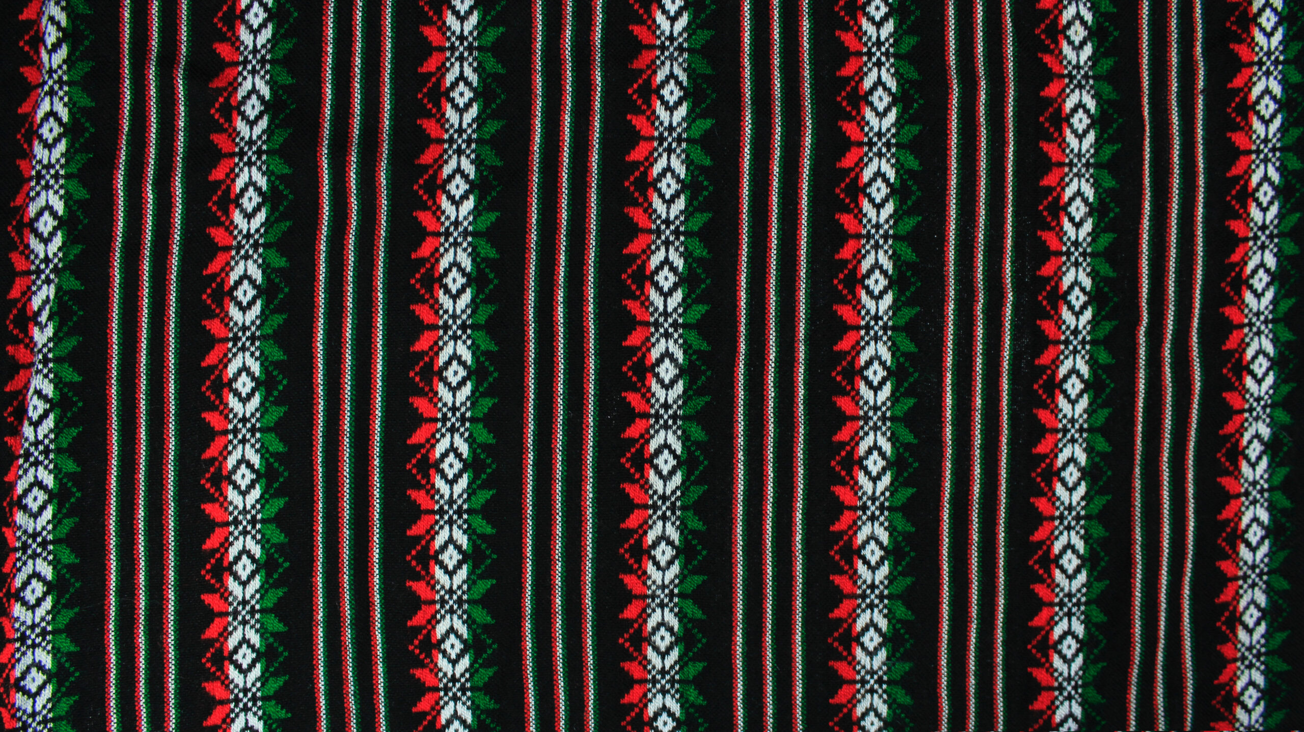 REBOZO NEGRO CON ROJO